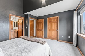 2 bedrooms, Internet, bed sheets - Frisco Mountain Condo | Near Ski Resorts (Frisco)