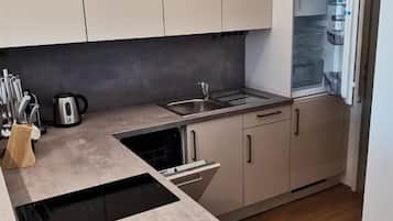 Room, Balcony, Garden View | Private kitchen | Fridge, oven, stovetop, dishwasher