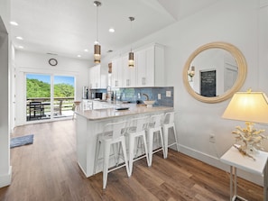 Private kitchen - Cozy 4x4 Beach Cottage - Short walk to the Ocean (Corolla)