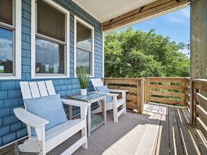 Terrace/patio - Cozy 4x4 Beach Cottage - Short walk to the Ocean (Corolla)
