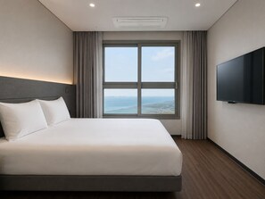 Ocean View Double Room | 書桌、筆電工作空間、免費無線上網