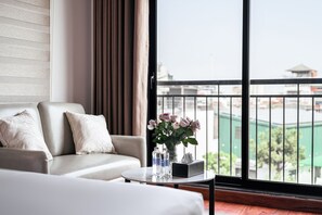 Deluxe Suite | Hypo-allergenic bedding, free WiFi, bed sheets - Luxe Paradise Suites Doi Can (Ba Dinh)