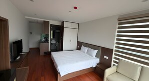 Escriptori, espai de treball apte per a portàtils i wifi gratuïta 