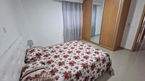 2 chambres, fer et planche à repasser, accès à Internet, literie fournie