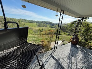 Terrace/patio - Wolf River Ridge on DHL 
1 minute from boat ramp! 
Kayaks & Bikes included (Byrdstown)