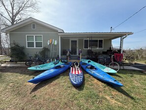 Exterior - Wolf River Ridge on DHL 
1 minute from boat ramp! 
Kayaks & Bikes included (Byrdstown)