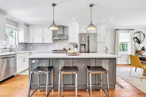 Stylish Fairfield Home in Charming Beach Town