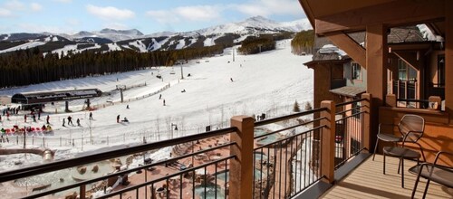 Lux Slope-side 1BR.2BAw/FullKitchen, 1 King, 1 Queen Sofa  @ Grand Lodge Peak 7