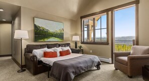 1 bedroom, in-room safe, desk, iron/ironing board