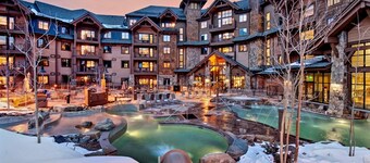 Lux Slope-side 1BR.2BAw/FullKitchen, 1 King, 1 Queen Sofa  @ Grand Lodge Peak 7