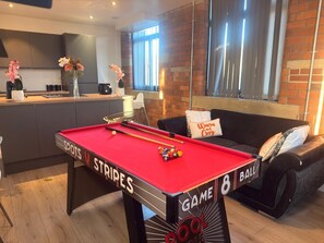 Games room - Vincent - 54 Jarrom Street (Bradford)