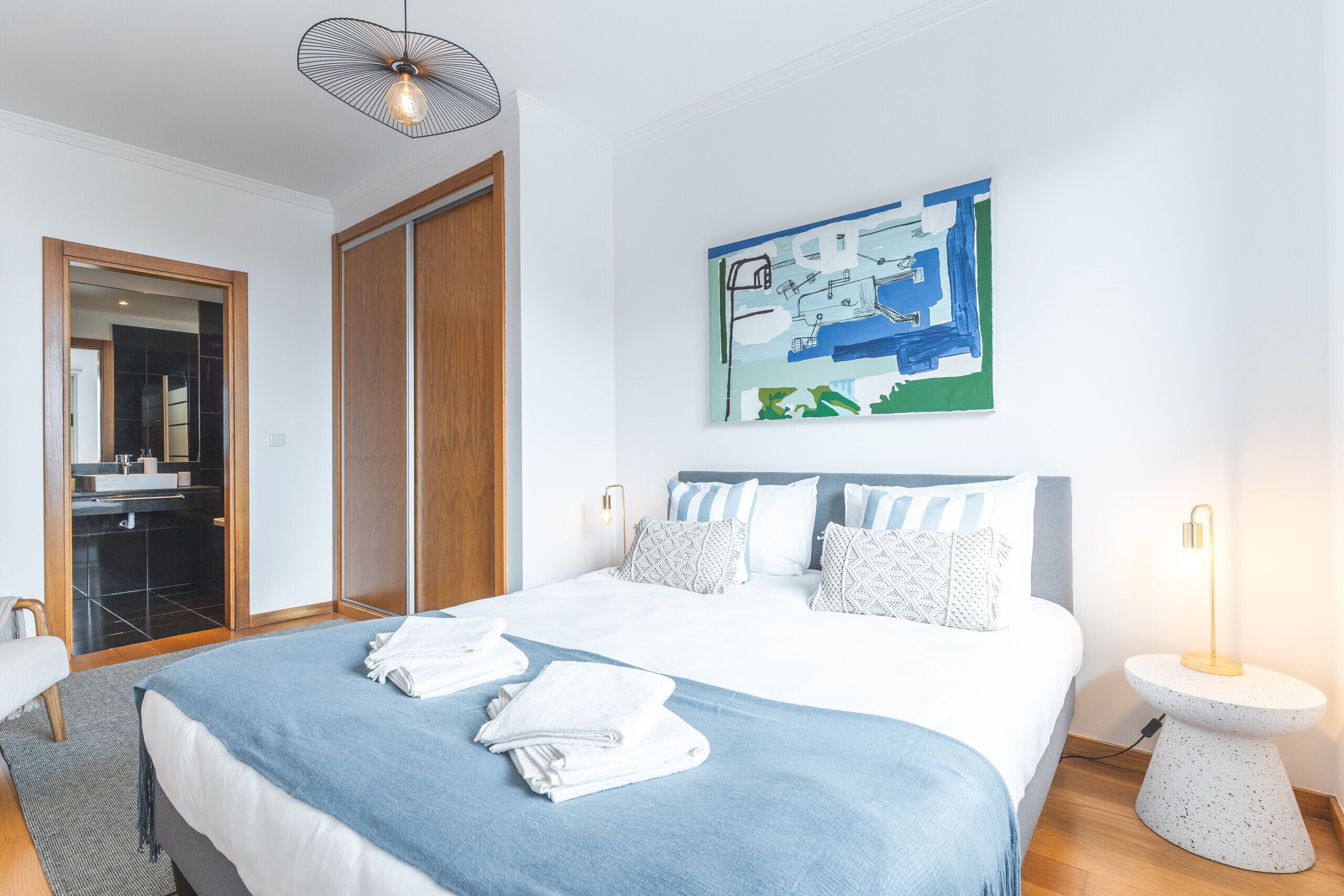 2 chambres, fer et planche à repasser, lit parapluie, Wi-Fi gratuit