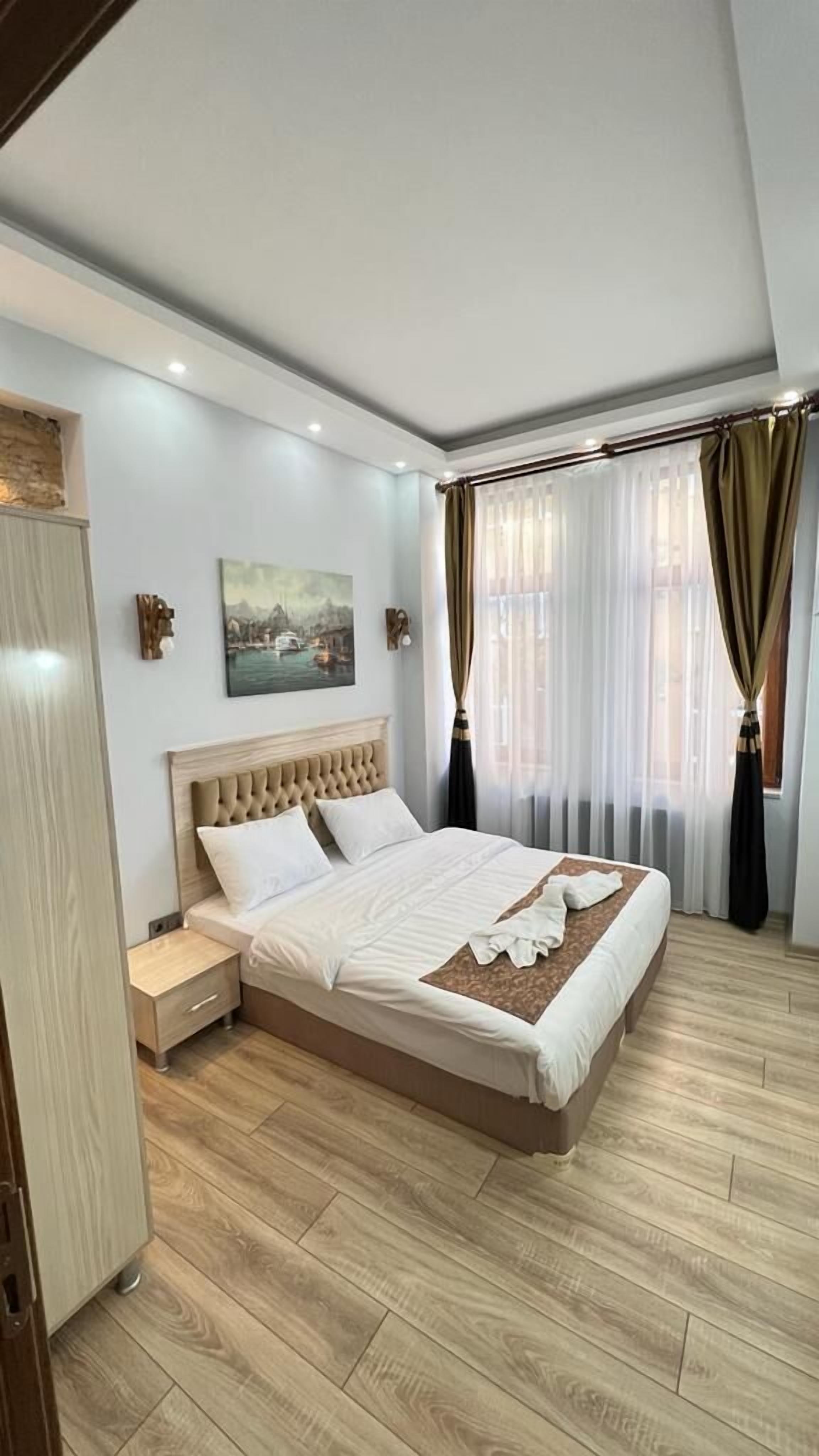 Apartment with Balcony | Lydisolert og wi-fi (inkludert)