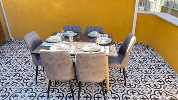Apartment with Sea View | Terrasse/patio