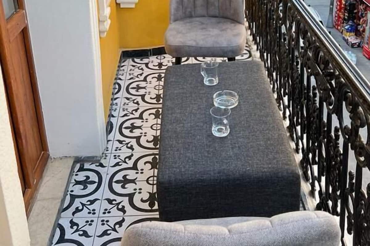 Apartment with Balcony | Balcony