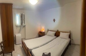 Iron/ironing board, WiFi, bed sheets - Place in the Green | Apartment in Cala Gonone (Cala Gonone)