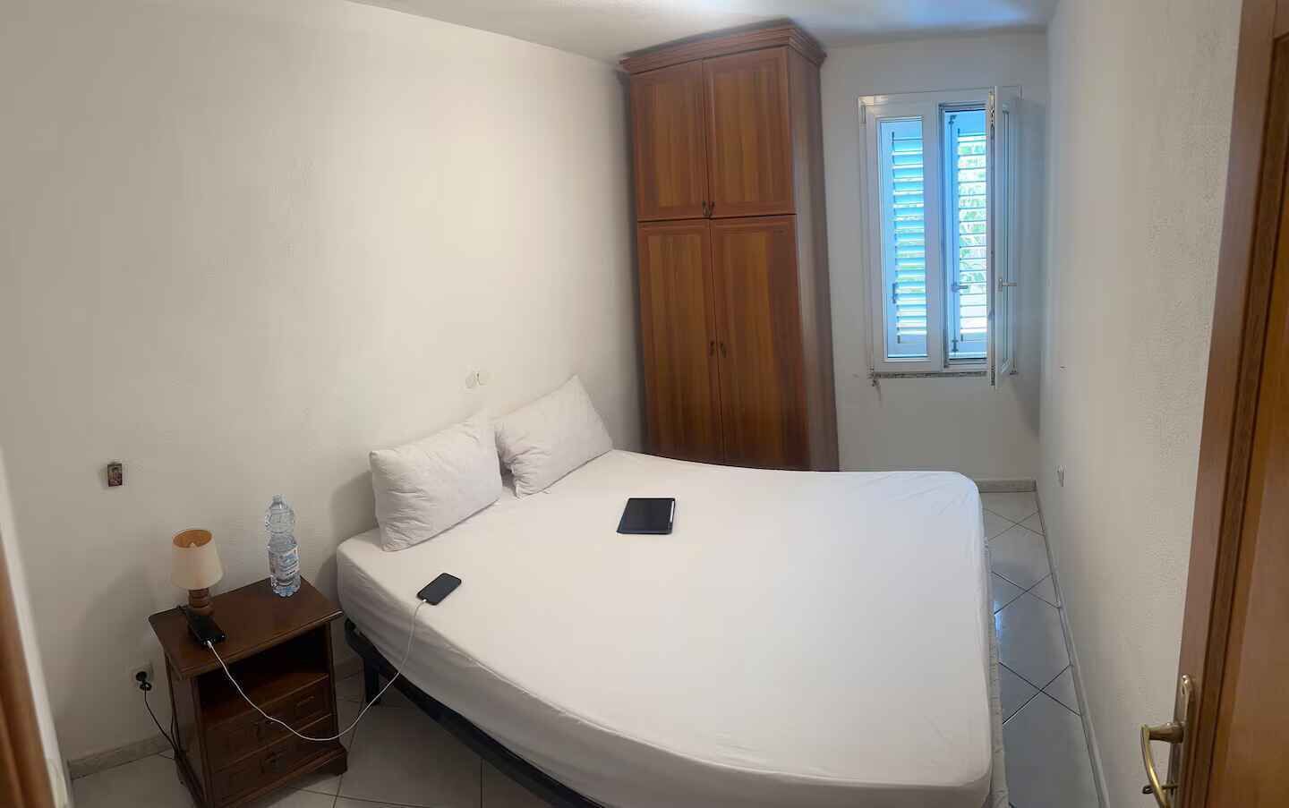 Bügeleisen/Bügelbrett, WLAN, Bettwäsche