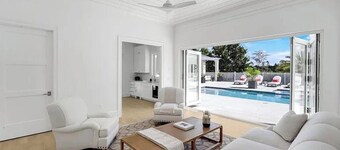 Peaceful 6-bedroom Grand Naples Villa Resort Mansion w Luxury Living Pool Spa