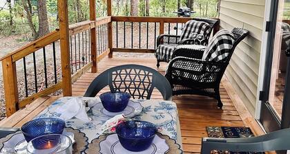 New Cottage within minutes from our Famous Springs!