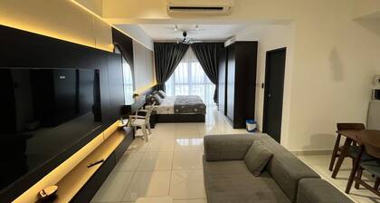 Setia Alam Homestay - Quite High Floor Studio