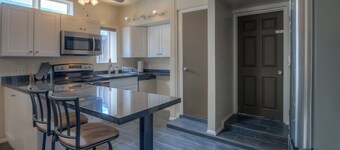 Cozy Tucson Foothills Escape, close to all attractions!