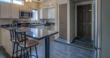 Cozy Tucson Foothills Escape, close to all attractions!