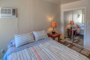2 bedrooms, desk, iron/ironing board, free WiFi - Cozy Tucson Foothills Escape, close to all attractions! (Tucson)