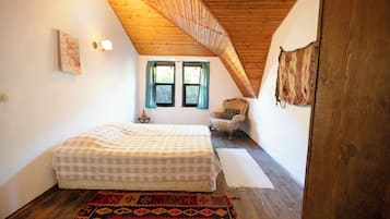 Habitación clásica, vista a la montaña | Ropa de cama de alta calidad, edredón y wifi gratis