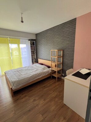 3 bedrooms, iron/ironing board, WiFi, bed sheets - Large apartment in a quiet area, 2 terraces. (Biarritz)