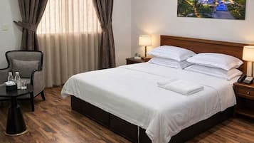 Két bảo mật tại phòng, bàn ủi/dụng cụ ủi quần áo