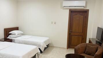 Standard Twin Room, 1 Bedroom | Egyptian cotton sheets, premium bedding, in-room safe