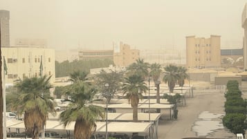 32 inci televisyen LCD dengan digital