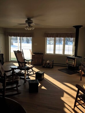 Interior - Chalet, Lac Supérieur, fireplace (incl. wood), SPA, 13 min from Tremblant. (Lac-Supérieur)