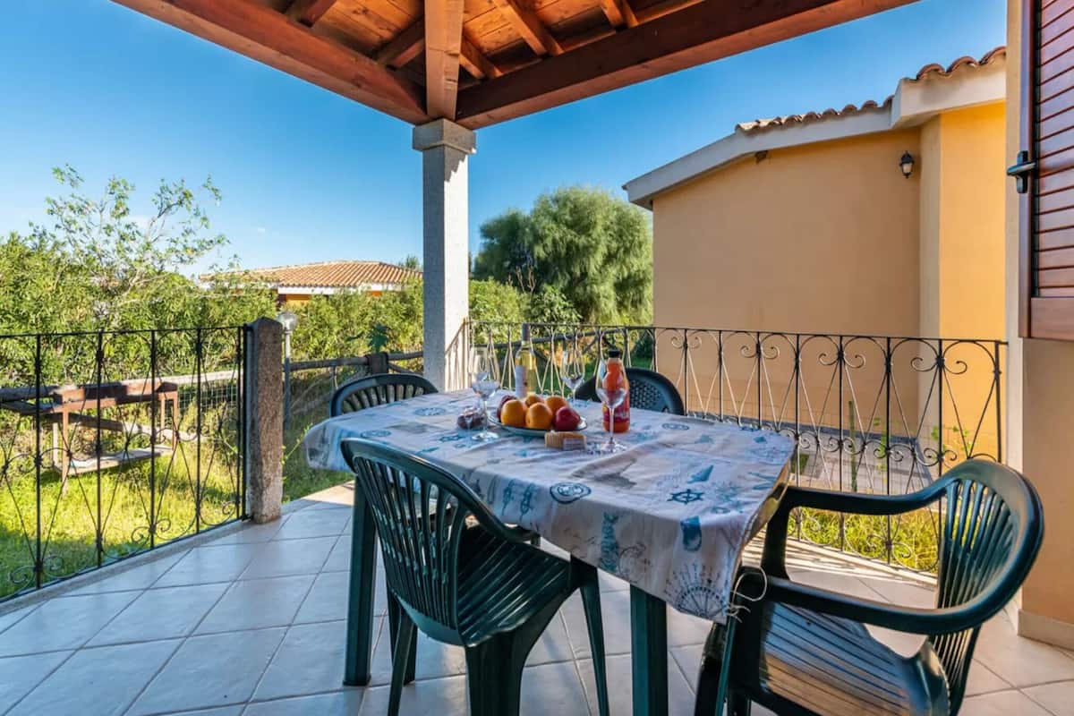 Villa, 2 Bedrooms, Patio, Garden View | Outdoor dining