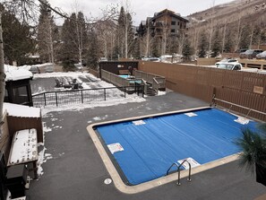 Terrace/patio - Walk to Slopes. 1BR/2BA Vail Condo. Sleeps 4. Pool, Hot Tubs, Shuttle (Vail)
