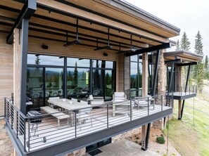 Outdoor dining - NEW! 13 Speedwell Drive 5-Bedroom Home with Mountain view (Big Sky)