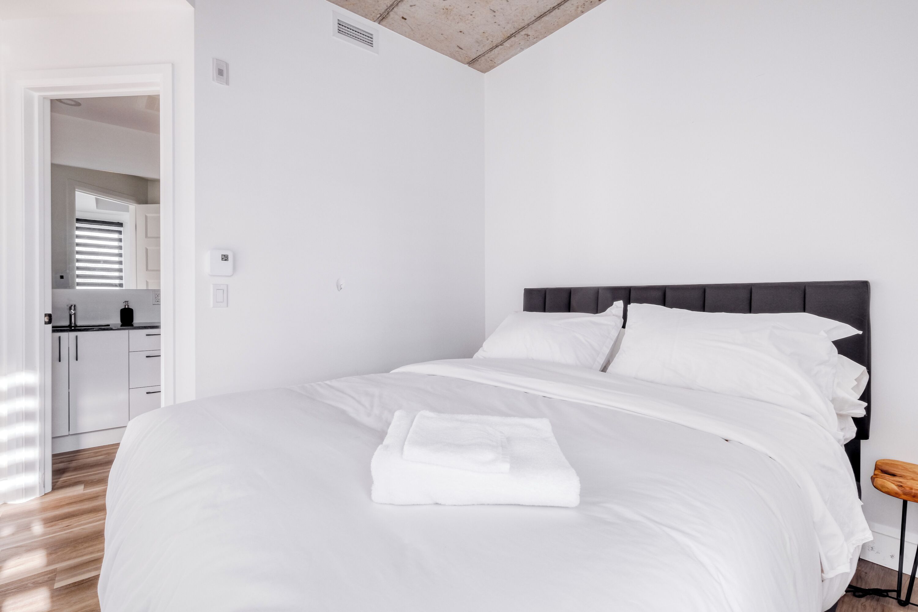 熨斗/熨衣板、WiFi、床单