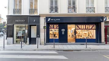 ํ์ฐ์ค | ์ธ๊ด