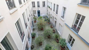 ํ์ฐ์ค | ์ธ๊ด