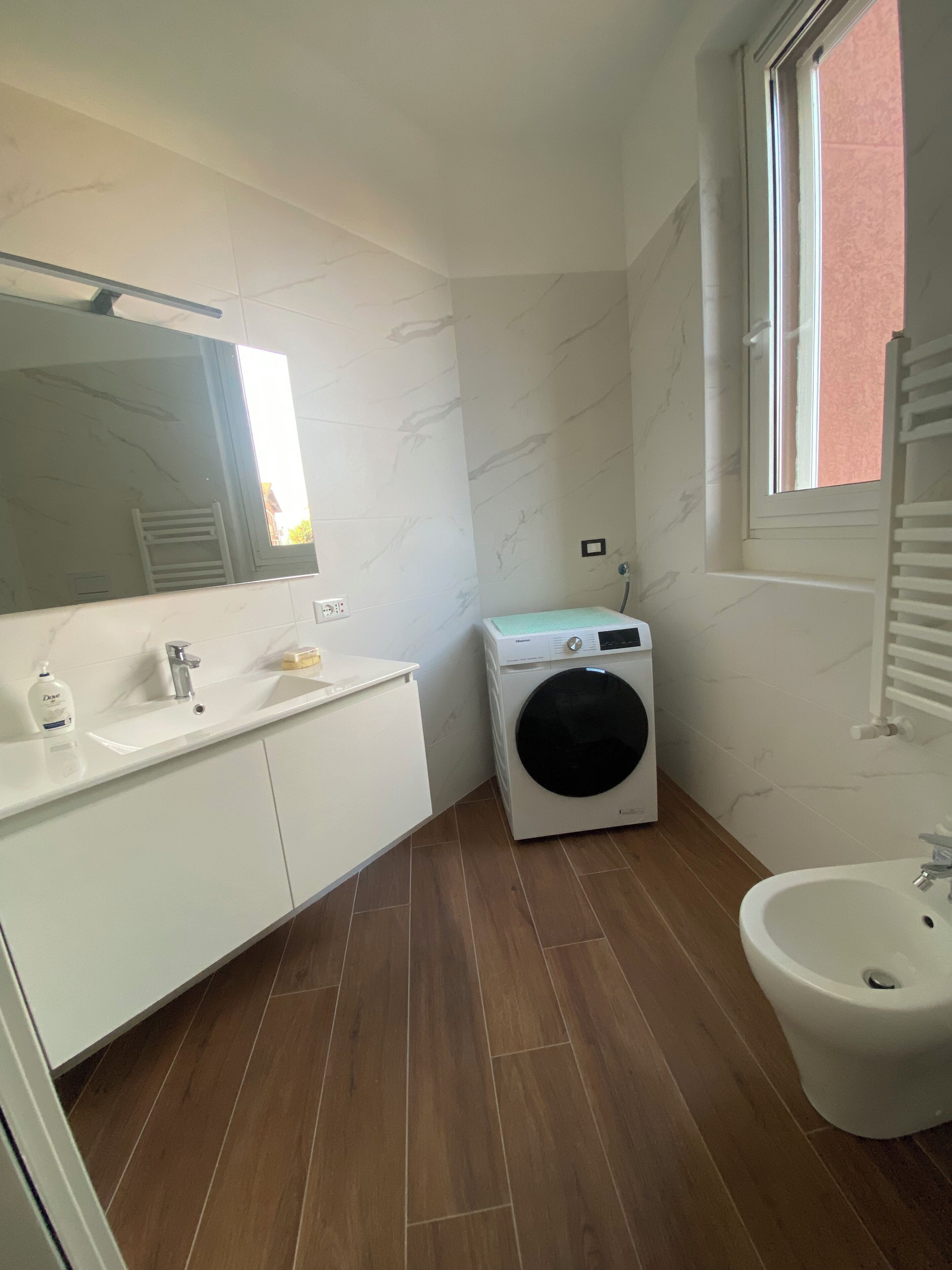 Dusche, Haartrockner, Bidet, Handtücher