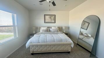 4 chambres, fer et planche à repasser, Wi-Fi, draps fournis