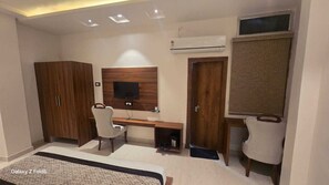 Classic Studio Suite | Free WiFi