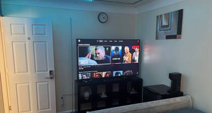 Enjoyable 1-bedroom apartment with AC in charming Shaker Heights