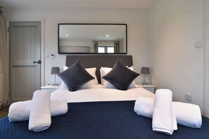 Strykejern/-brett, internettilgang og sengetøy