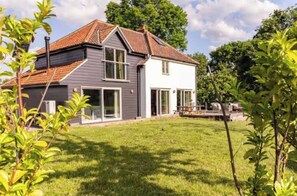 Exterior - Charming 6BDR home in the Essex Countryside (Stanford Rivers)