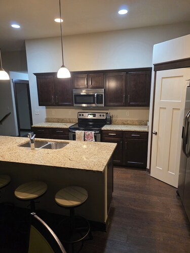 Spacious 4-bedroom 3-bath house in wonderful Altoona with AC