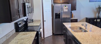 Spacious 4-bedroom 3-bath house in wonderful Altoona with AC