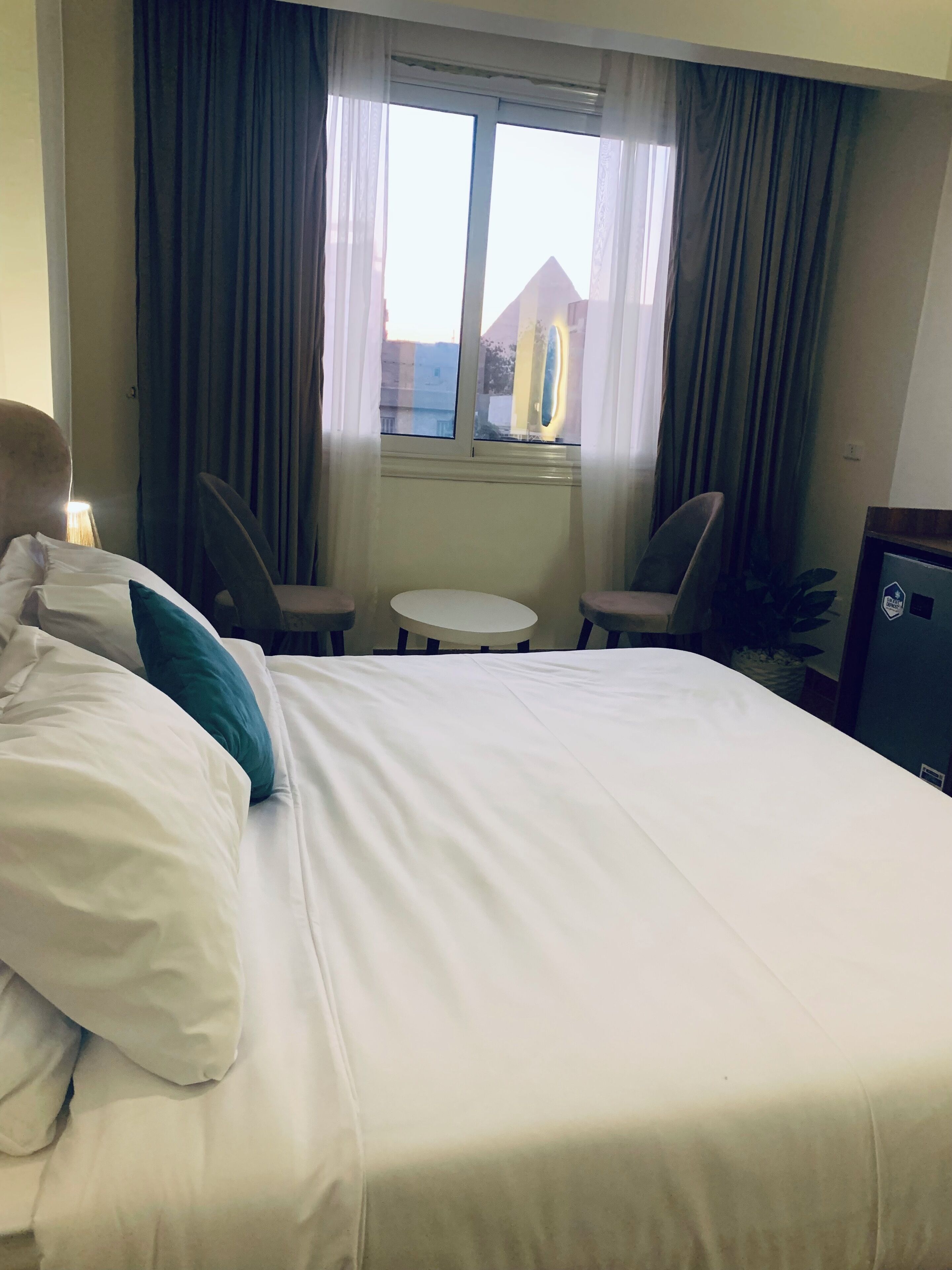 Lúxusherbergi með tvíbreiðu rúmi - útsýni yfir garð | Skrifborð, vinnuaðstaða fyrir fartölvur, ókeypis þráðlaus nettenging