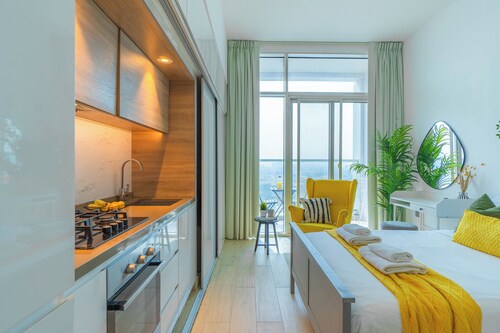 Sky-High Marina Chic