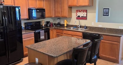 2-bedroom townhome in beautiful Tempe Next to Cubs Spring Training Field
